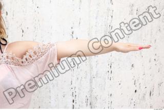 c0019 Young girl arm reference 0001
